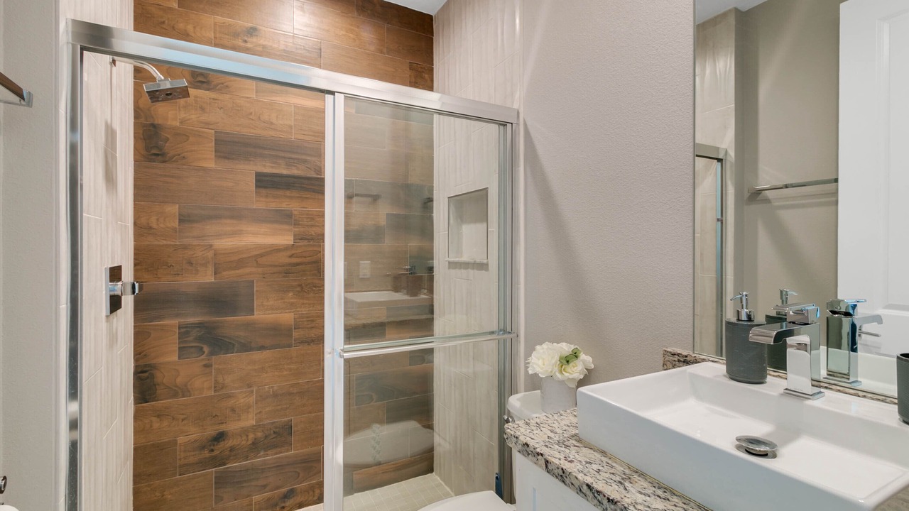Photo of Bathroom in Crestwynd Bay
