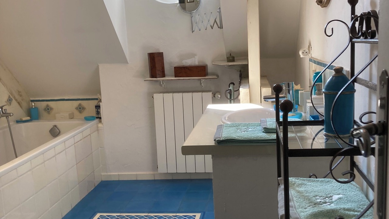 Photo of Bathroom in Dammartin-sur-Tigeaux