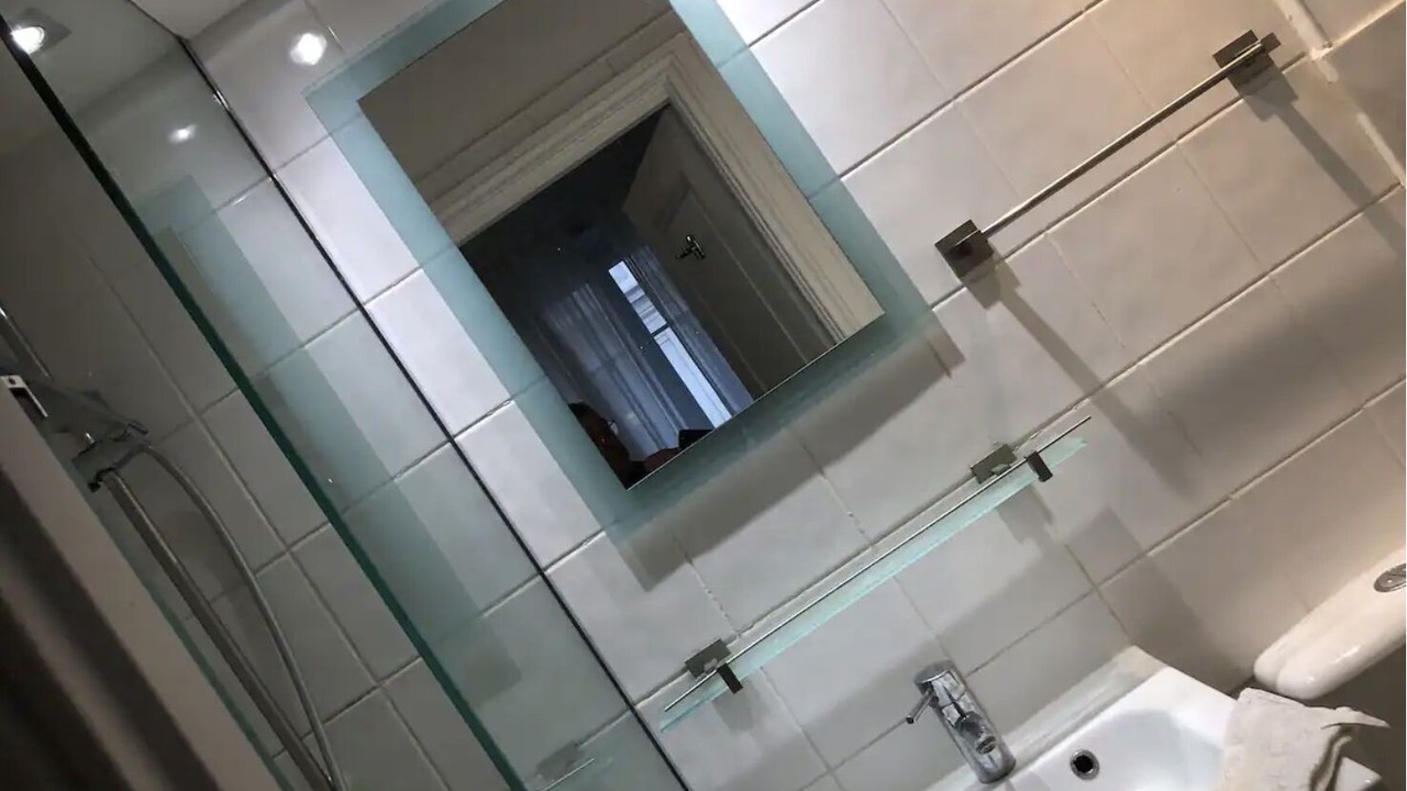 Photo of Bathroom in Arsenal