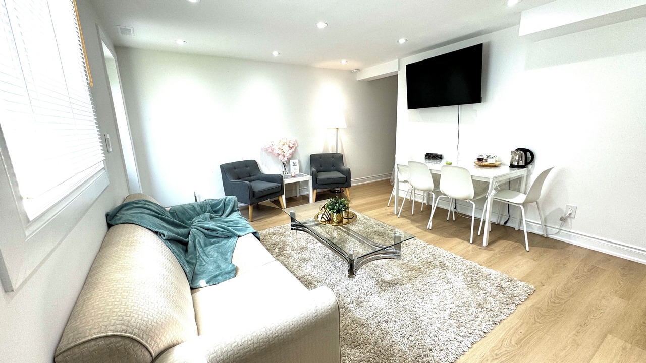 Photo of Livingroom in Richmond Hill