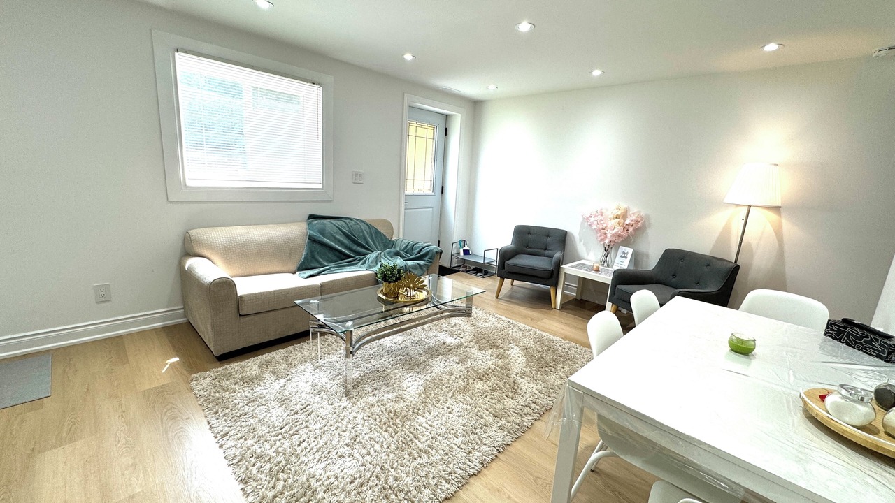 Photo of Livingroom in Richmond Hill