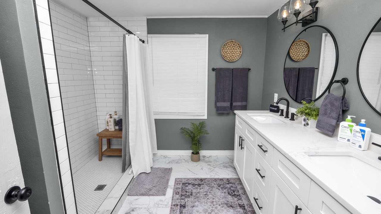 Photo of Bathroom in Dixieland