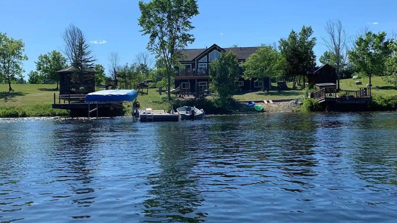 Photo of Others in McKellar