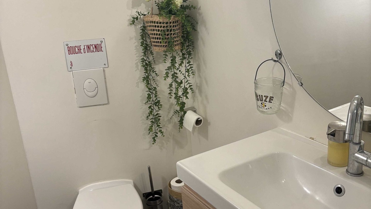 Photo of Bathroom in Issy-les-Moulineaux