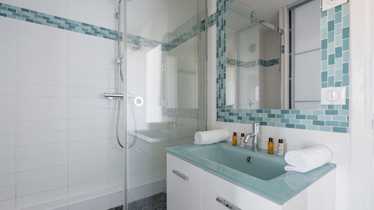 Photo of Bathroom in Saint-Lambert