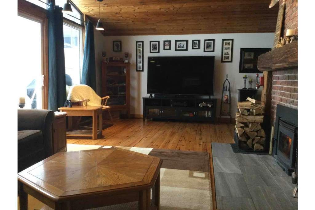 Photo of Livingroom in McMurrich/Monteith