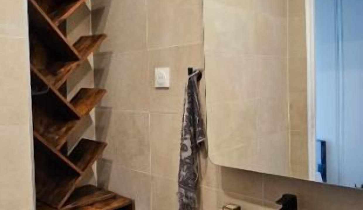 Photo of Bathroom in Republique–Point-du-Jour