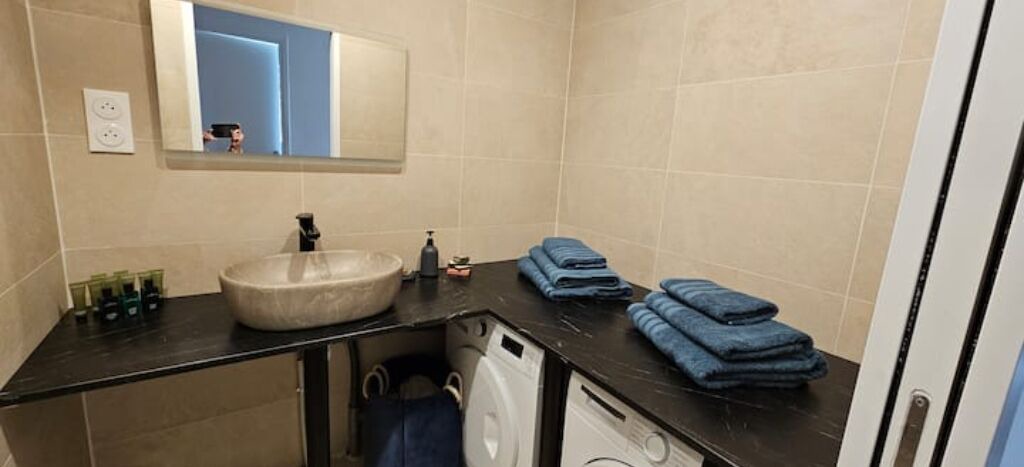 Photo of Bathroom in Republique–Point-du-Jour