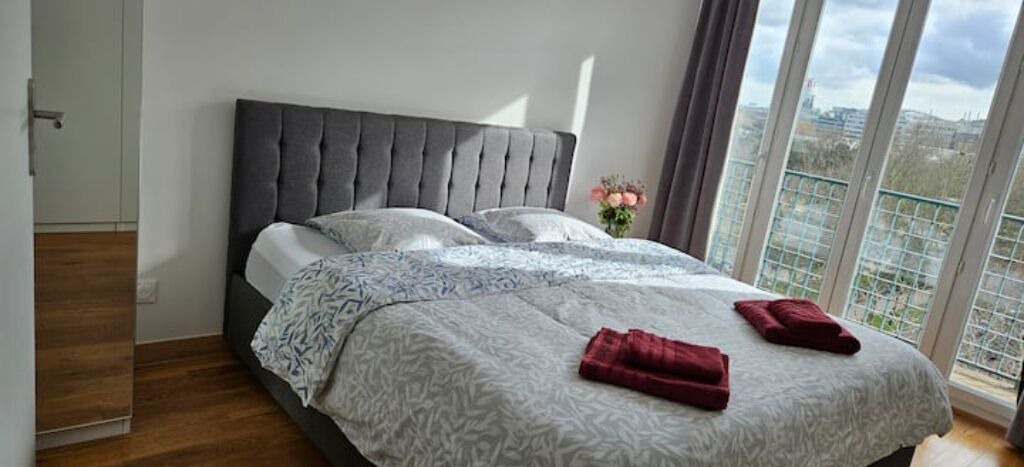 Photo of Bedroom in Republique–Point-du-Jour