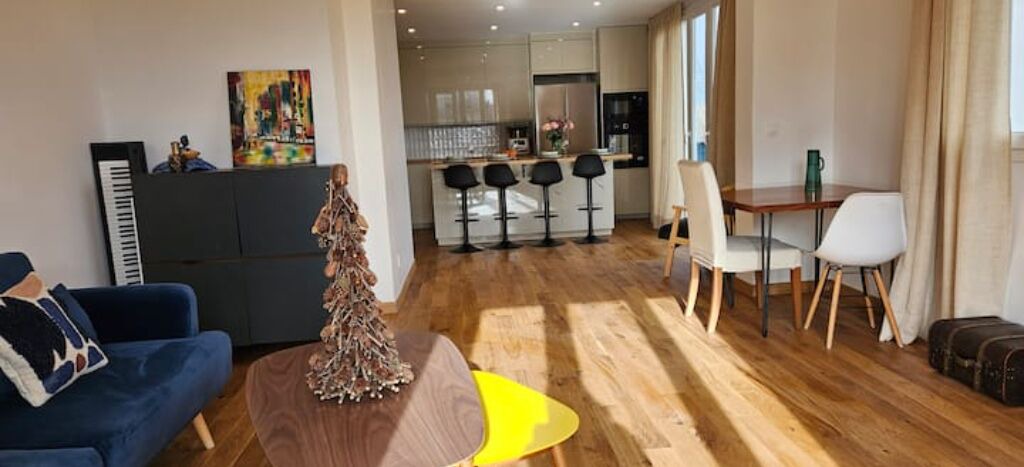 Photo of Livingroom in Republique–Point-du-Jour
