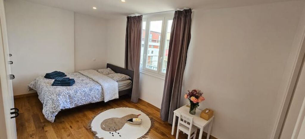 Photo of Bedroom in Republique–Point-du-Jour