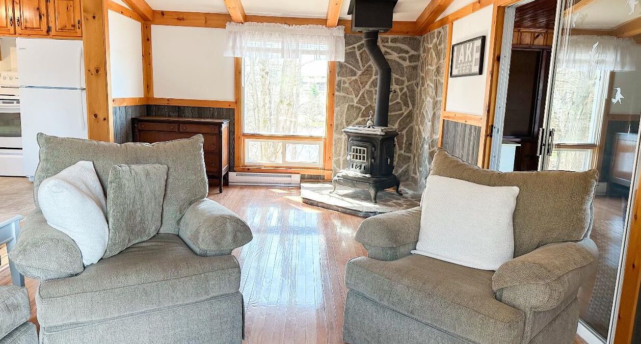 Photo of Livingroom in McKellar