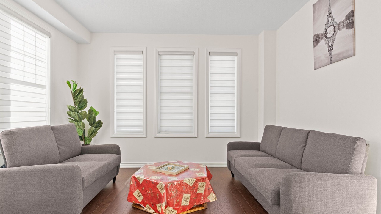 Photo of Livingroom in Caledon