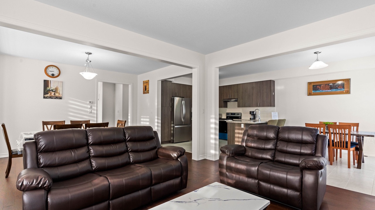 Photo of Livingroom in Caledon