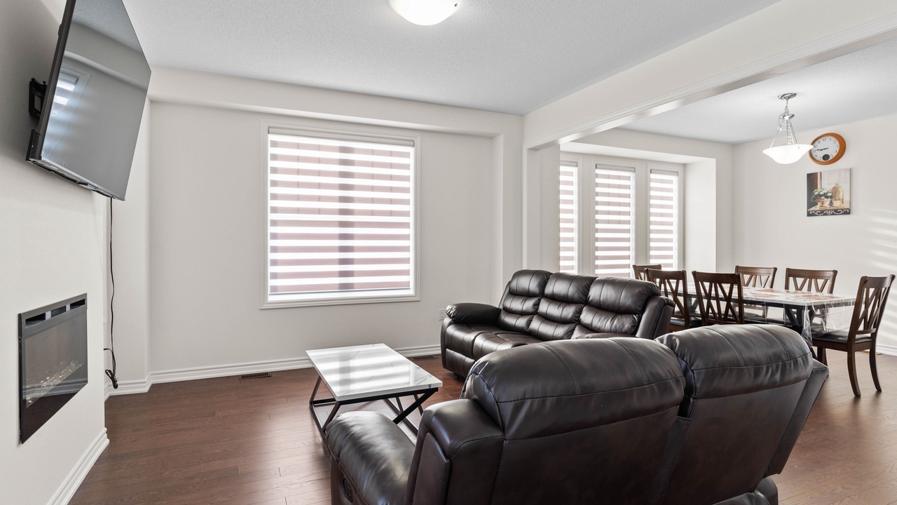 Photo of Livingroom in Caledon