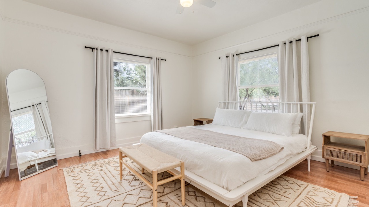 Photo of Bedroom in Iron Horse Historic District
