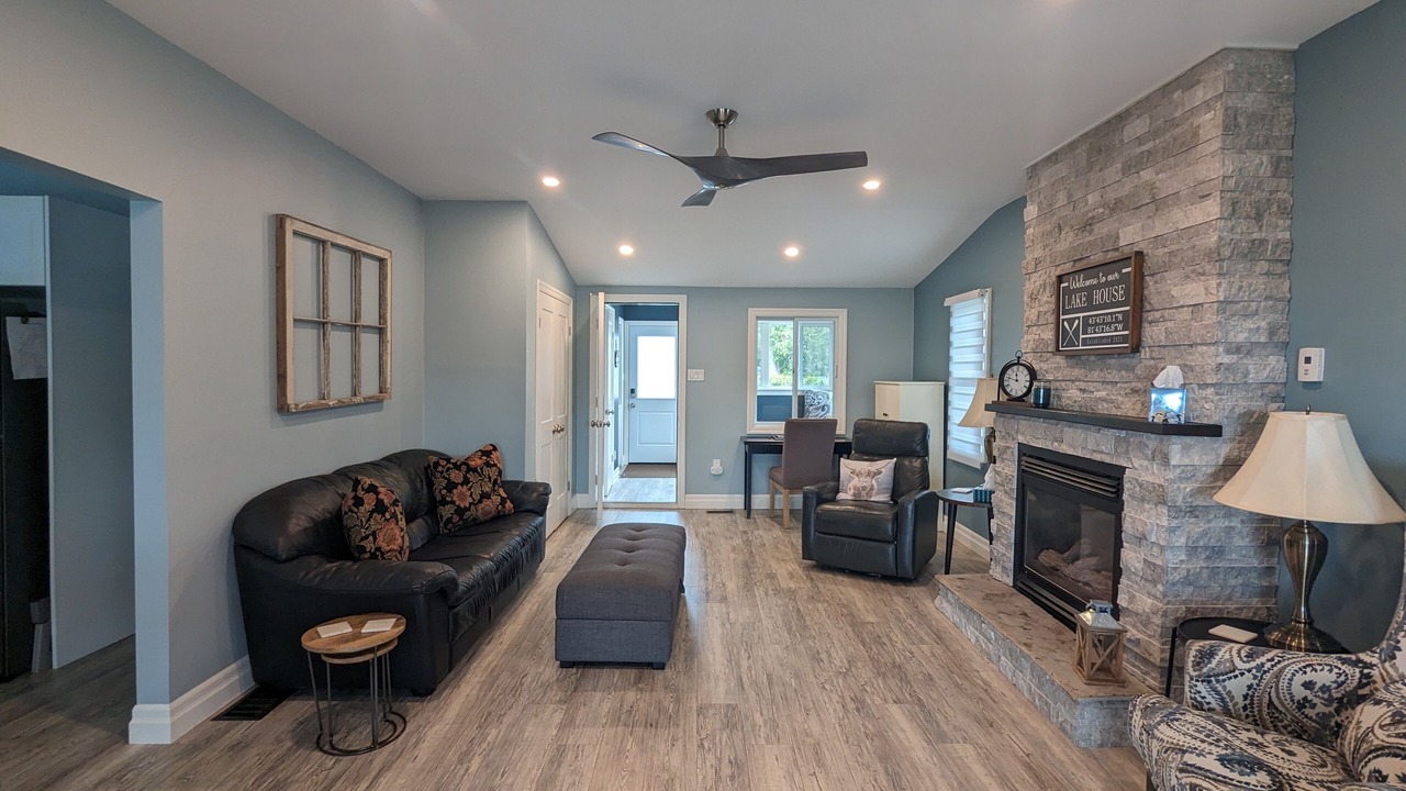 Photo of Livingroom in Central Huron