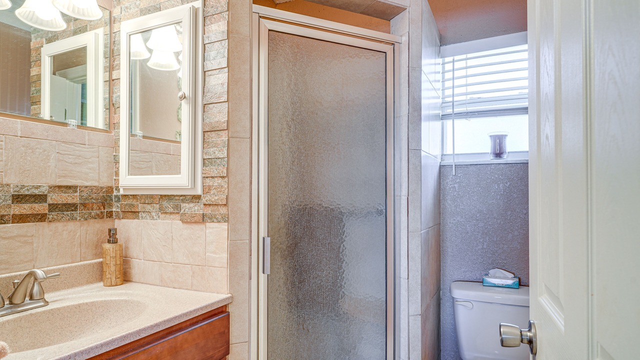 Photo of Bathroom in Auburndale