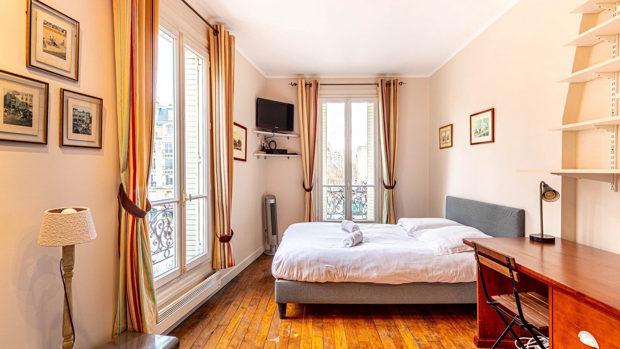 Photo of Bedroom in Saint-Lambert