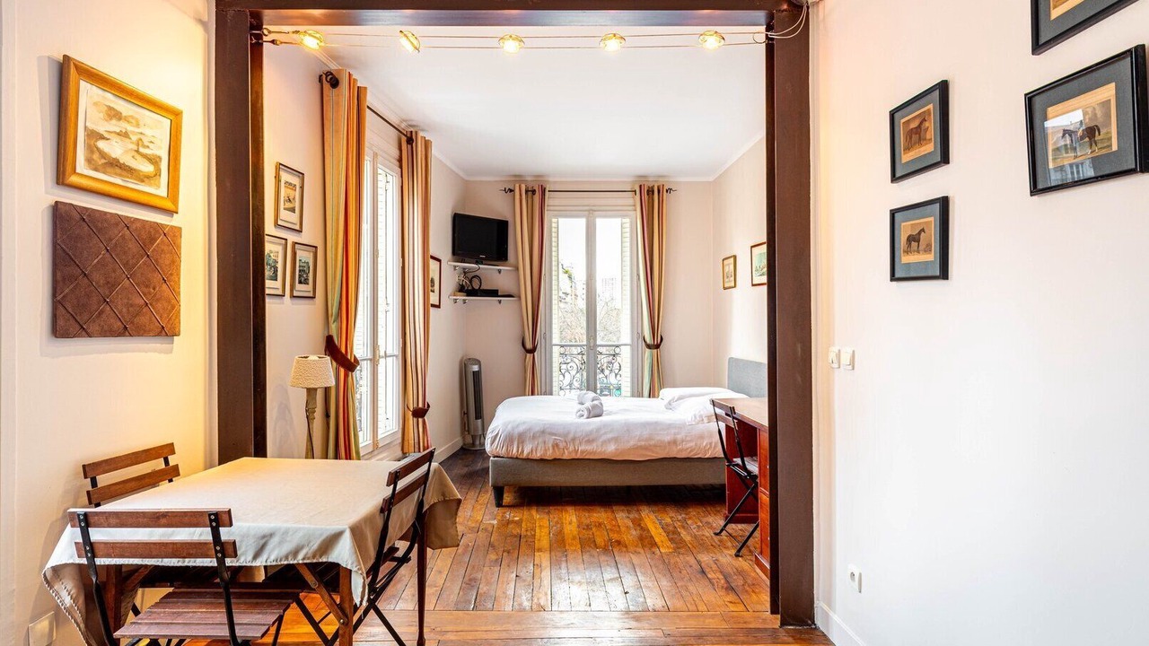 Photo of Bedroom in Saint-Lambert