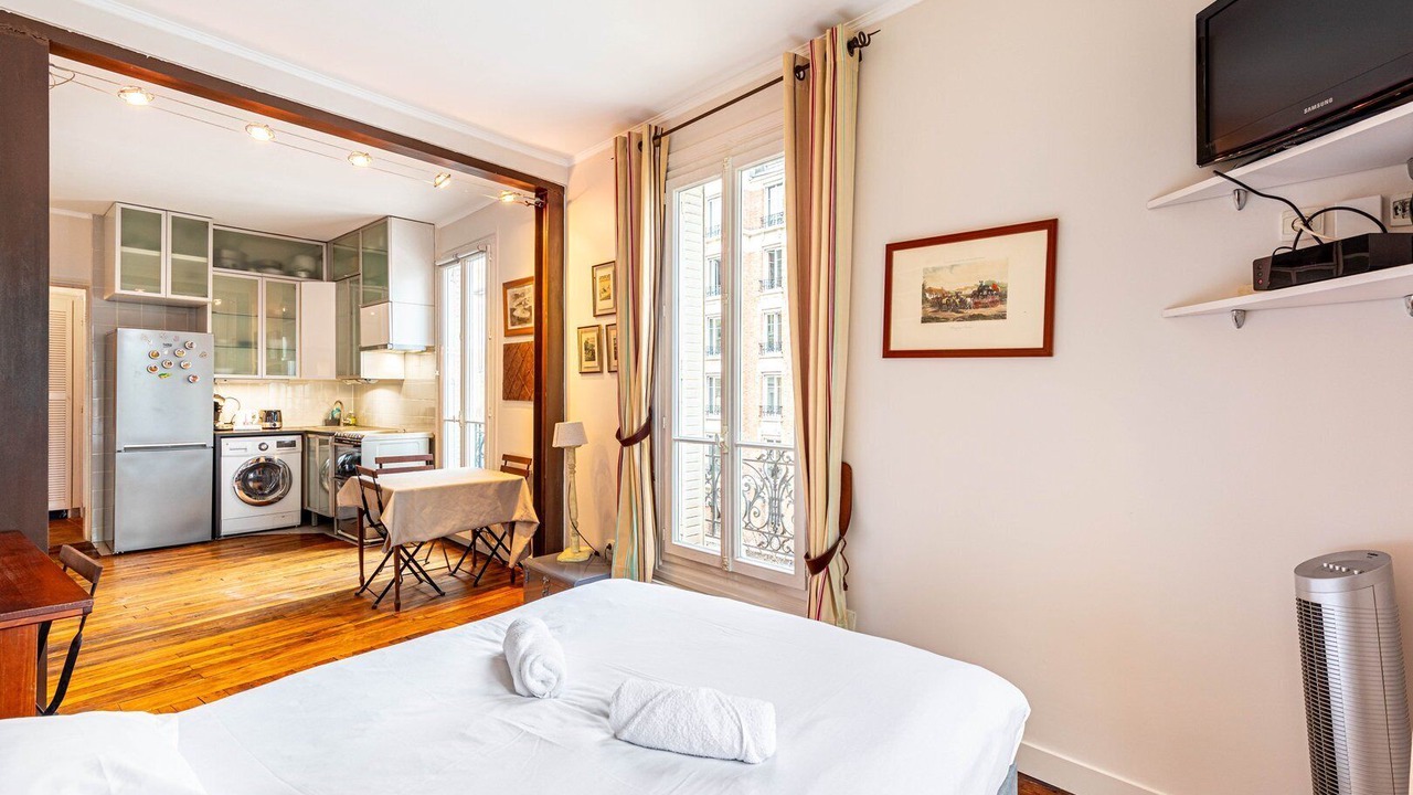 Photo of Bedroom in Saint-Lambert