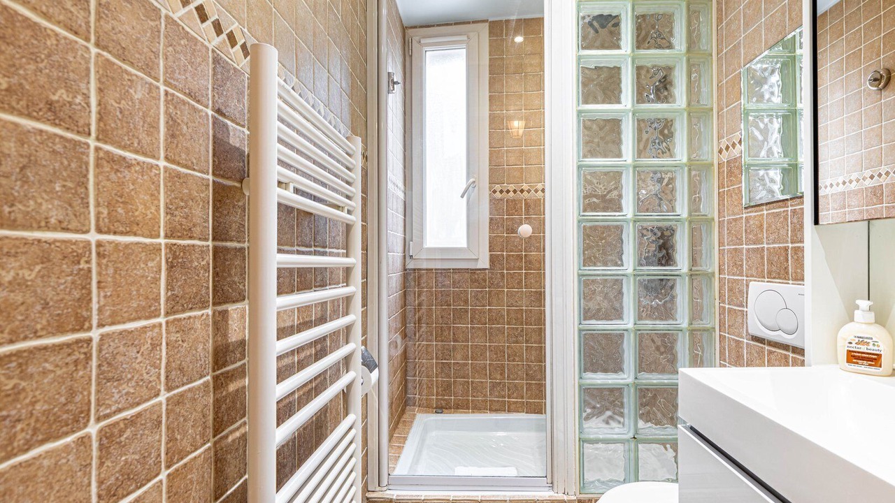 Photo of Bathroom in Saint-Lambert