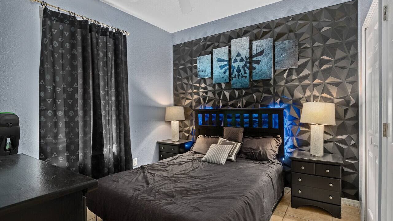 Photo of Bedroom in Regal Palms