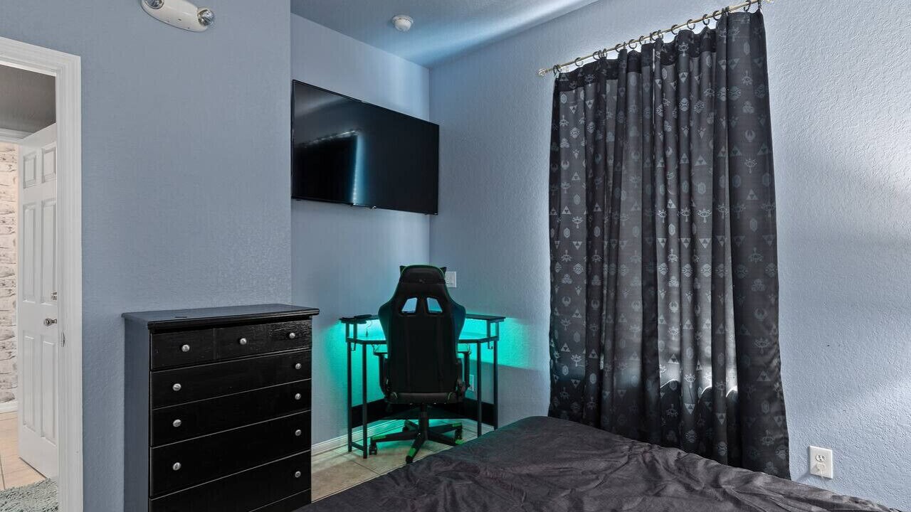 Photo of Bedroom in Regal Palms