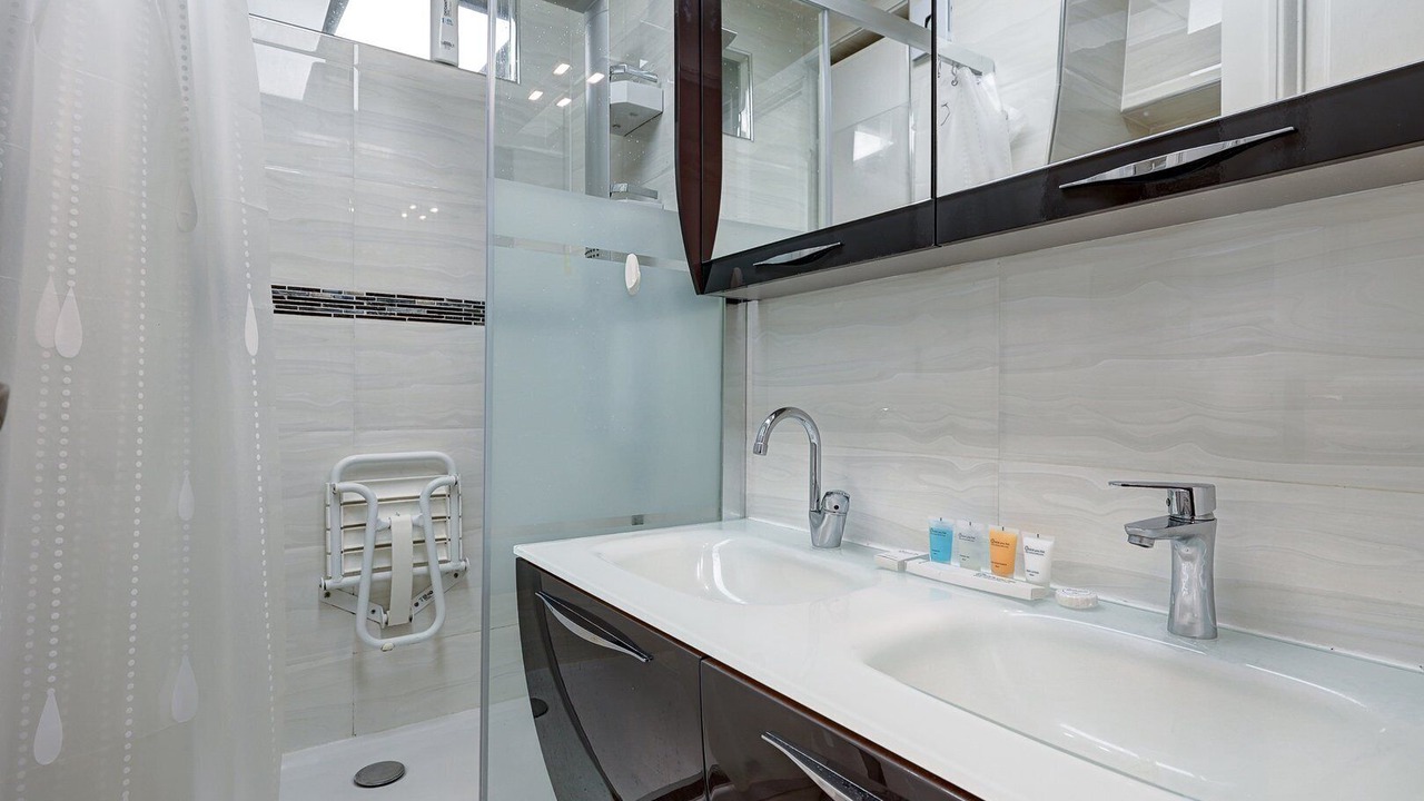 Photo of Bathroom in Enfants-Rouges