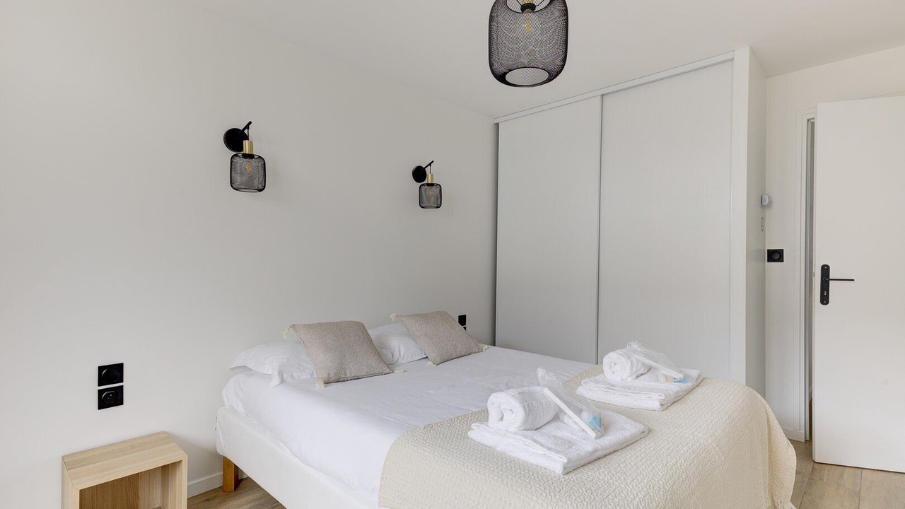 Photo of Bedroom in Suresnes