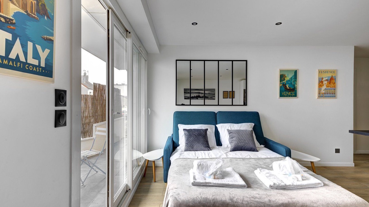 Photo of Bedroom in Suresnes
