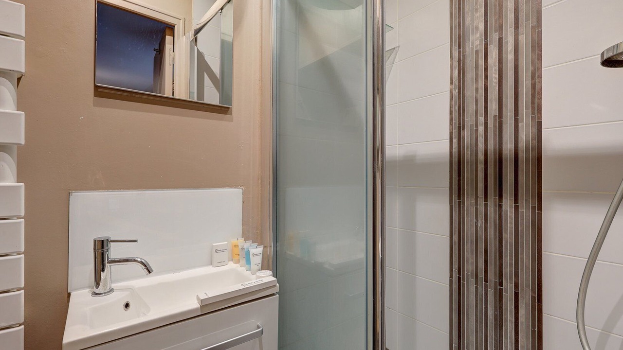 Photo of Bathroom in Pantin