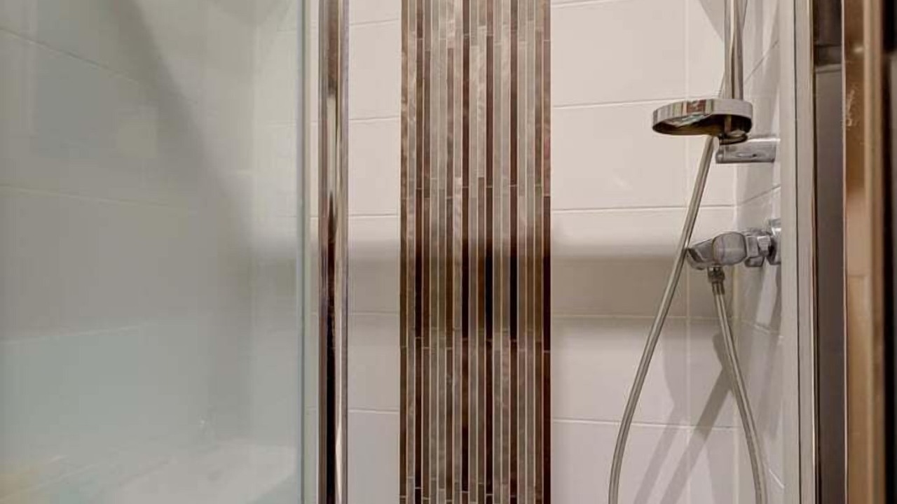 Photo of Bathroom in Pantin