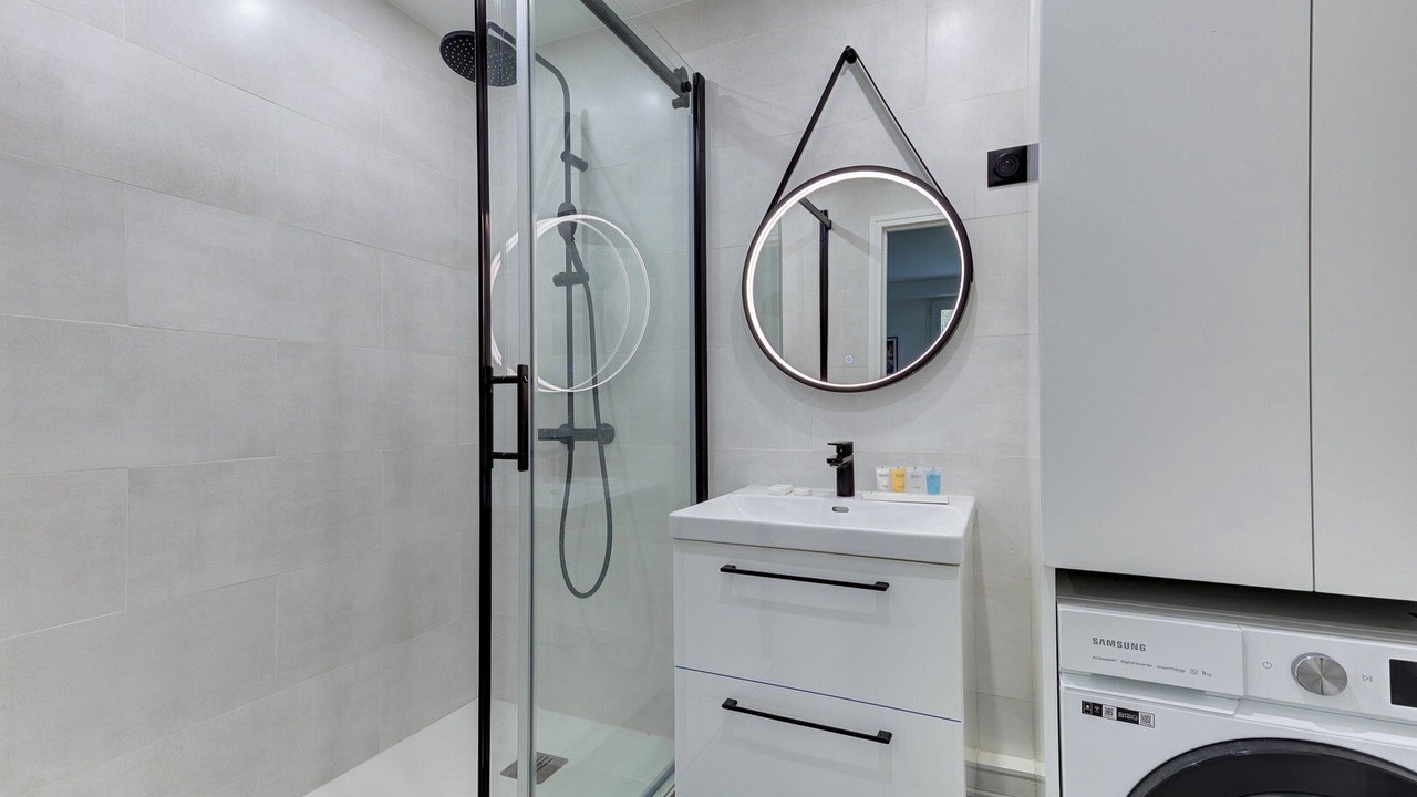 Photo of Bathroom in Suresnes