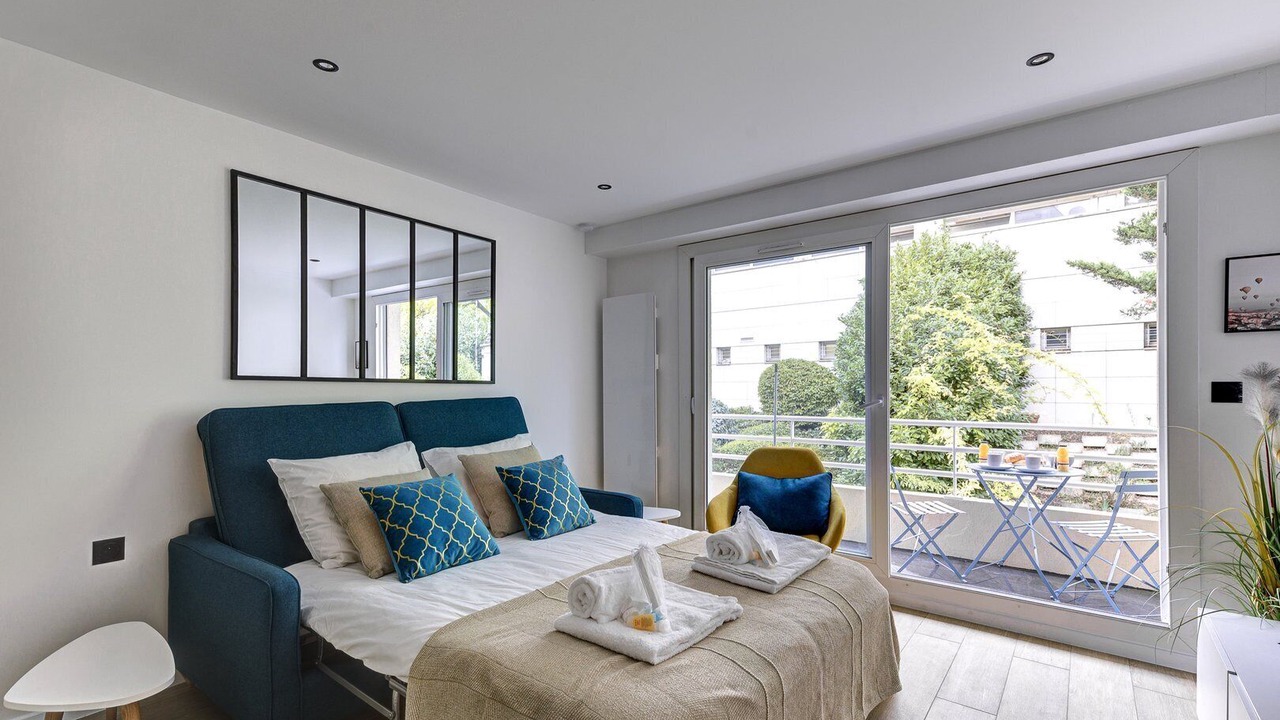 Photo of Bedroom in Suresnes