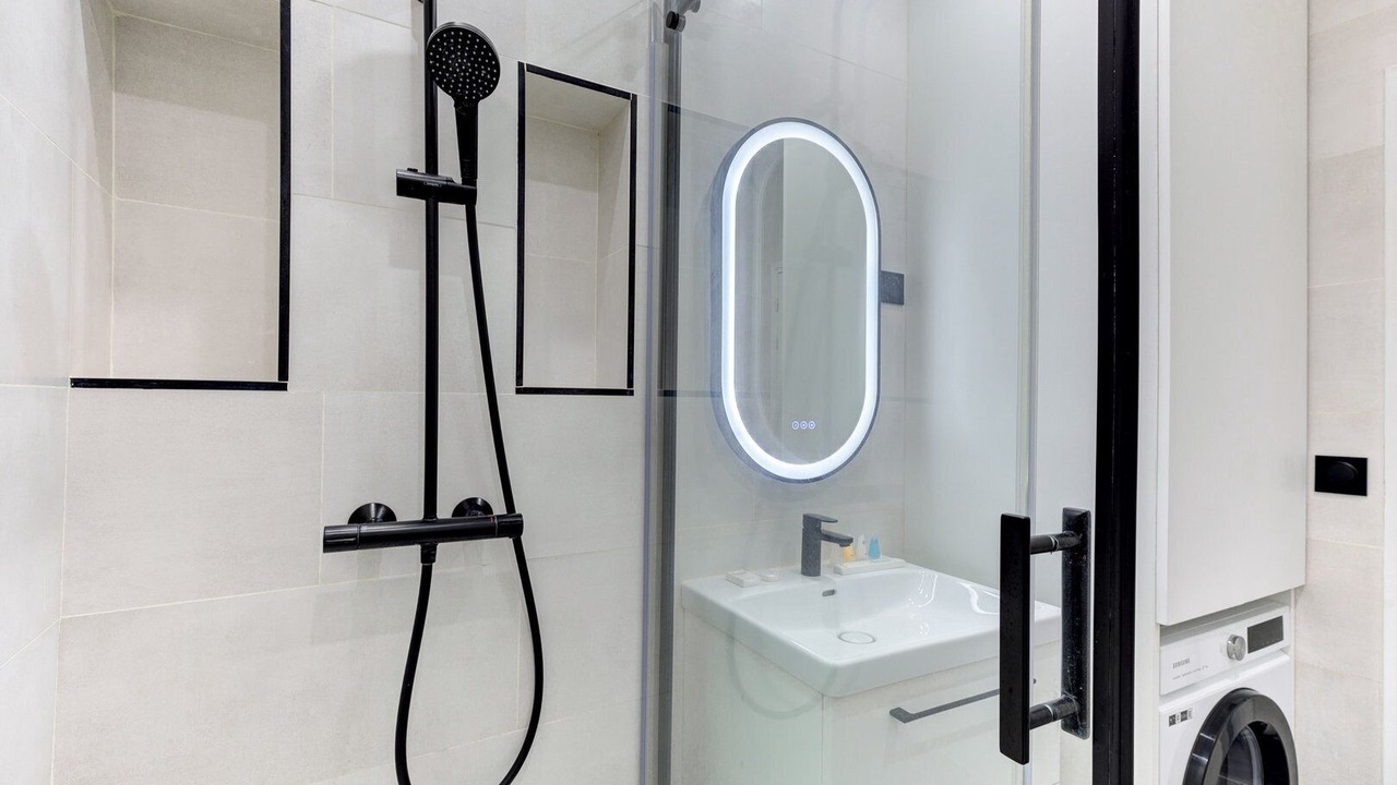 Photo of Bathroom in Suresnes