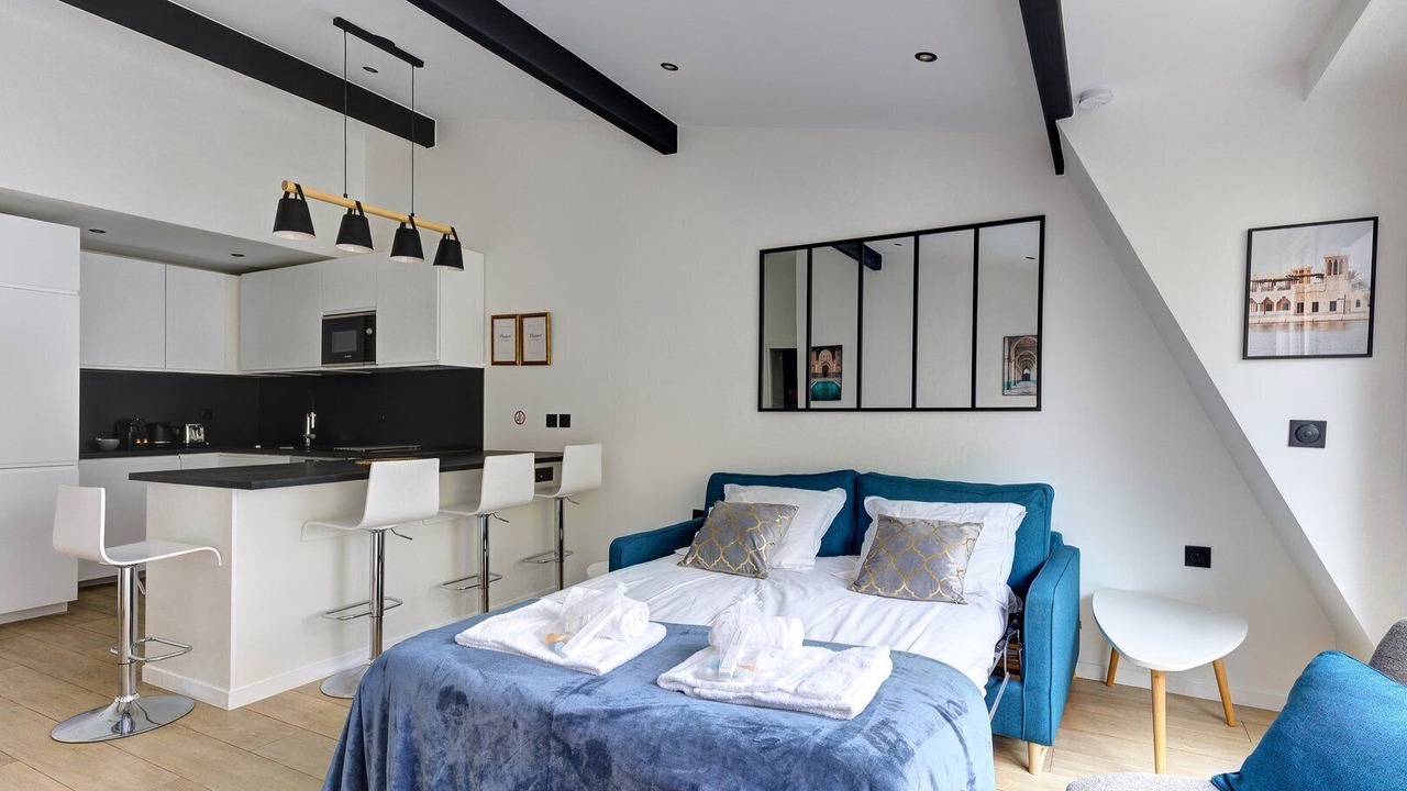 Photo of Bedroom in Suresnes