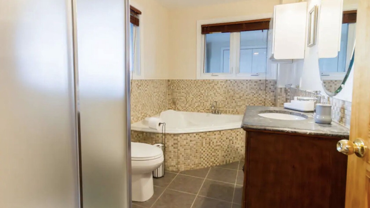 Photo of Bathroom in Adolphustown