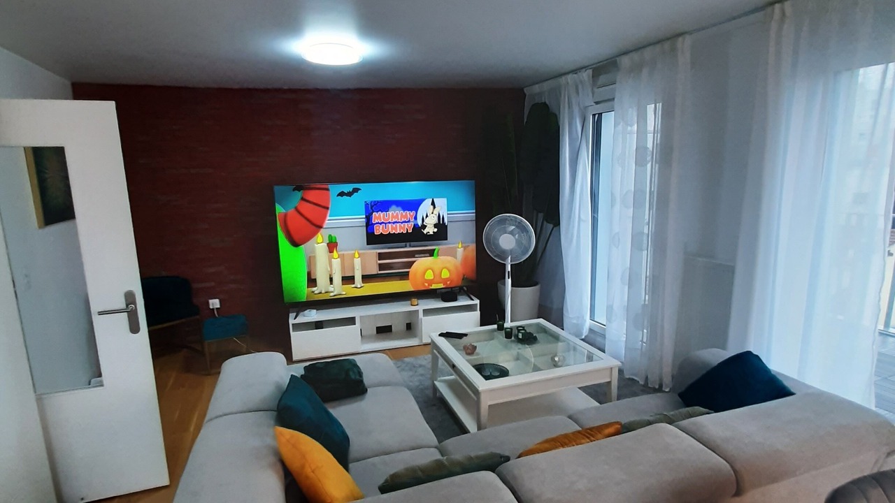 Photo of Livingroom in Plateau - Mont-Valerien