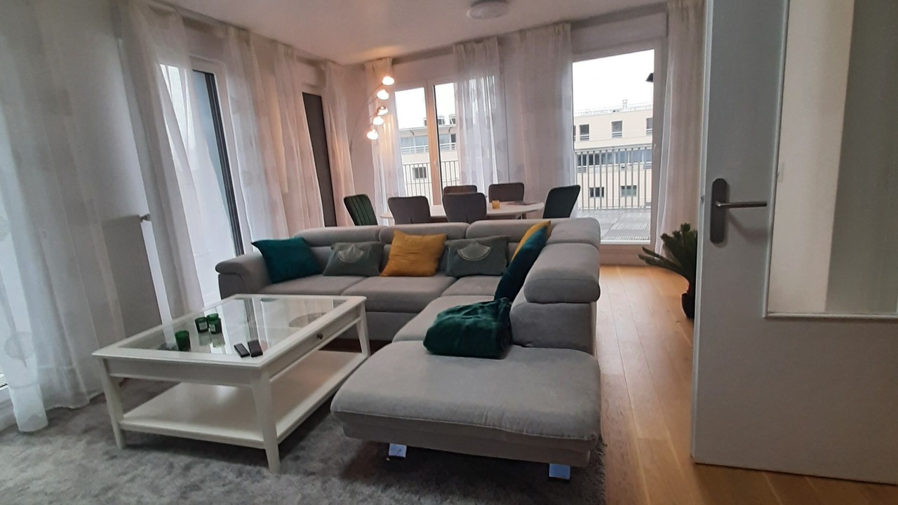Photo of Livingroom in Plateau - Mont-Valerien