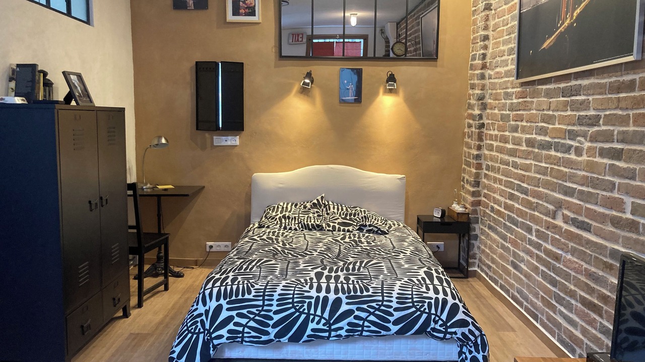 Photo of Bedroom in 20th Arrondissement