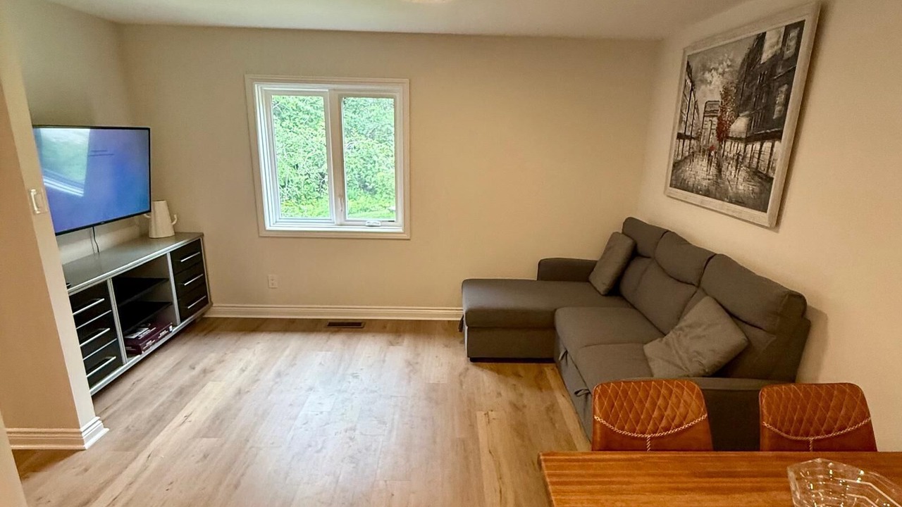 Photo of Livingroom in King City