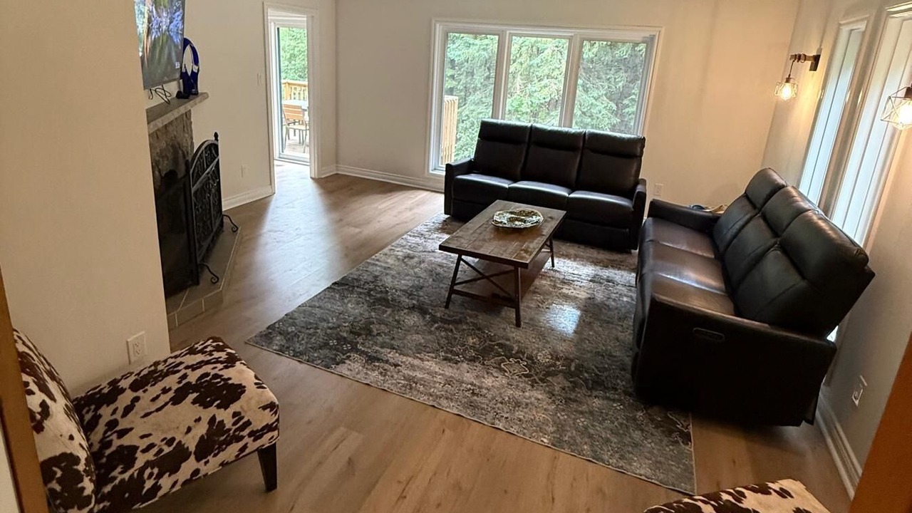 Photo of Livingroom in King City