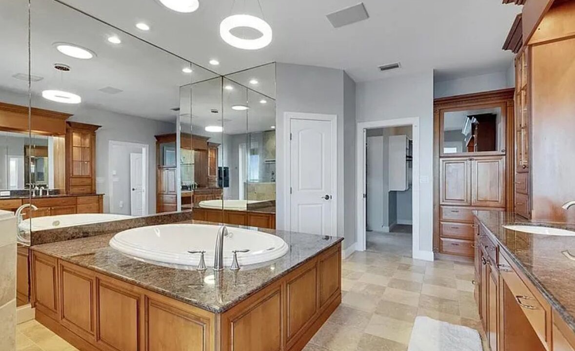 Photo of Bathroom in Balm