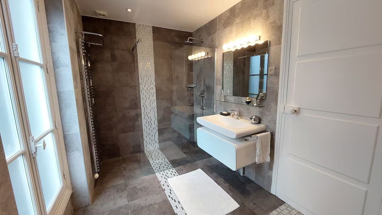 Photo of Bathroom in 15th Arrondissement