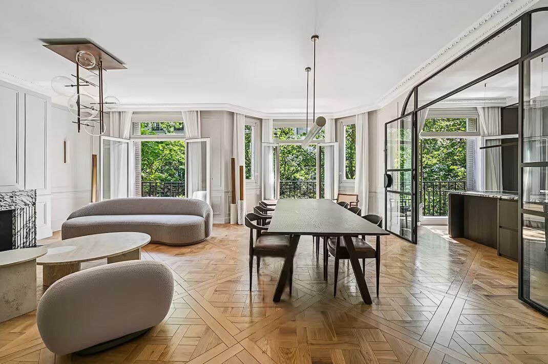 Photo of Livingroom in Champs-Elysees