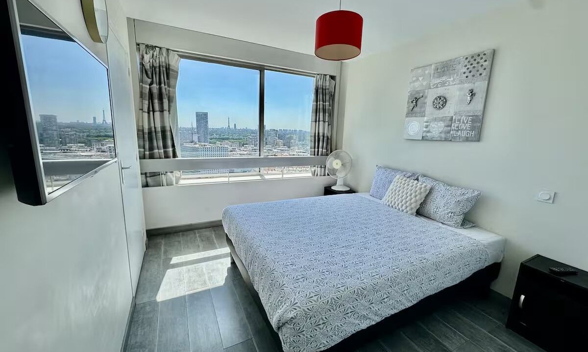 Photo of Bedroom in Puteaux