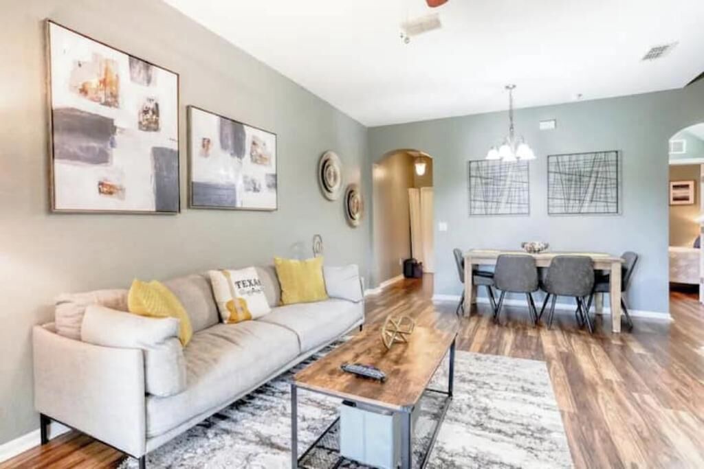 Photo of Livingroom in Regal Palms