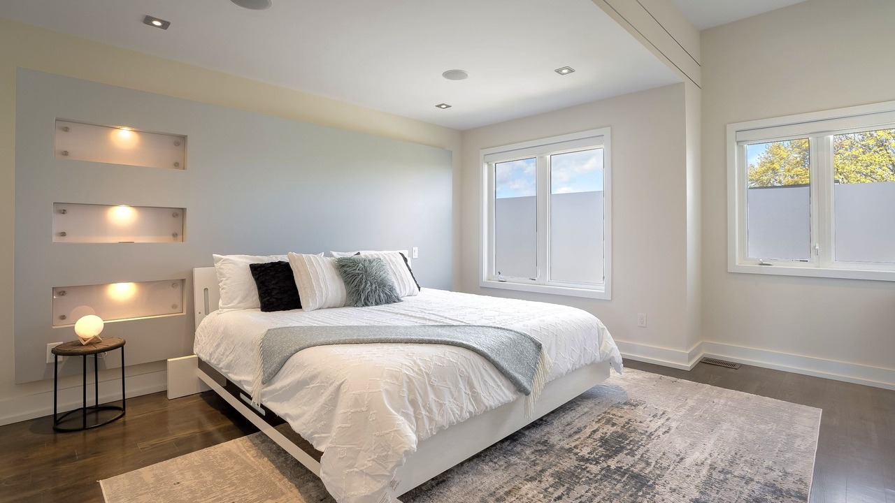 Photo of Bedroom in Lakeview