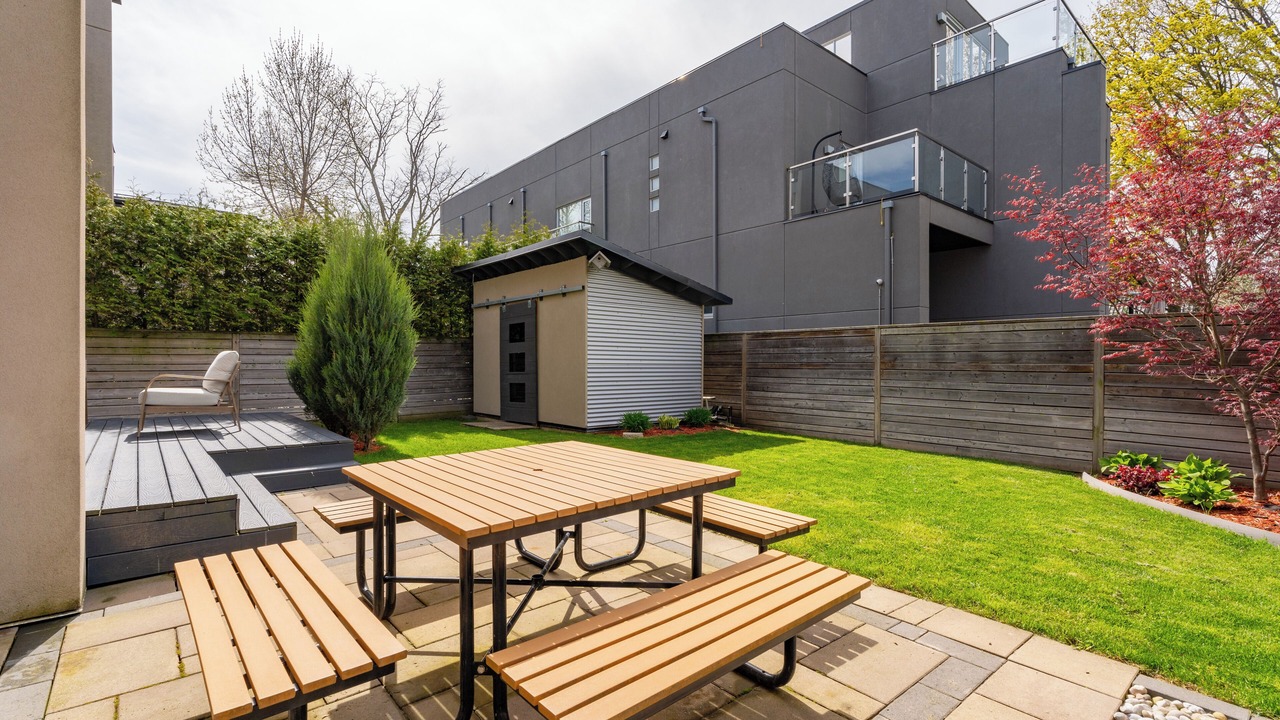 Photo of Outdoor in Lakeview